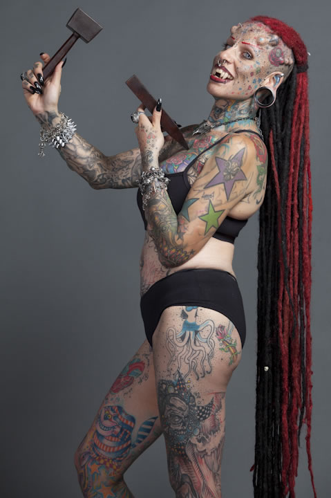 Maria Jose Cristerna teljes alakos vámpírnőként